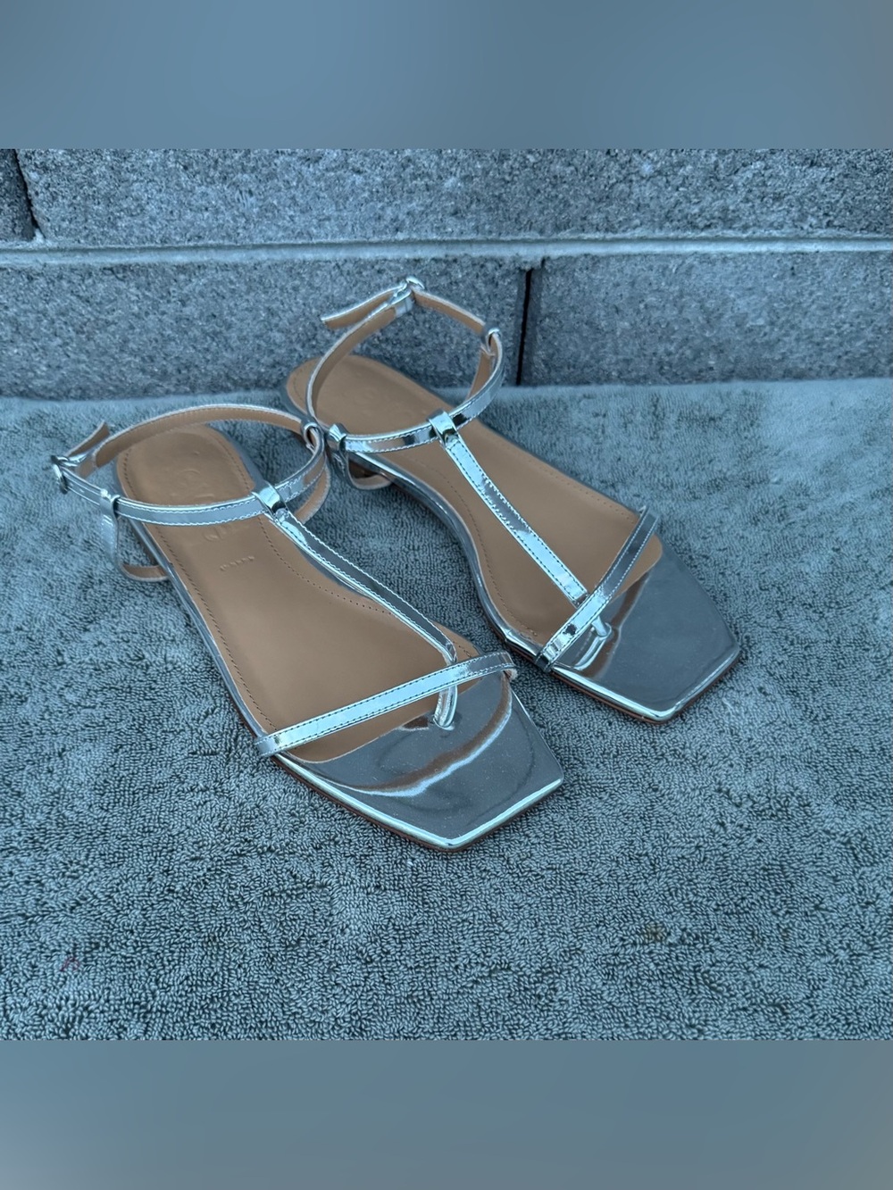 Aeyde Ella Thong Laminated Silver Leather Size US 6.5